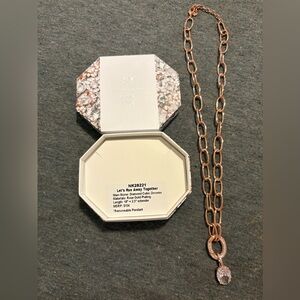 Elegant Rose Gold Necklace with Intricate Pendant Design